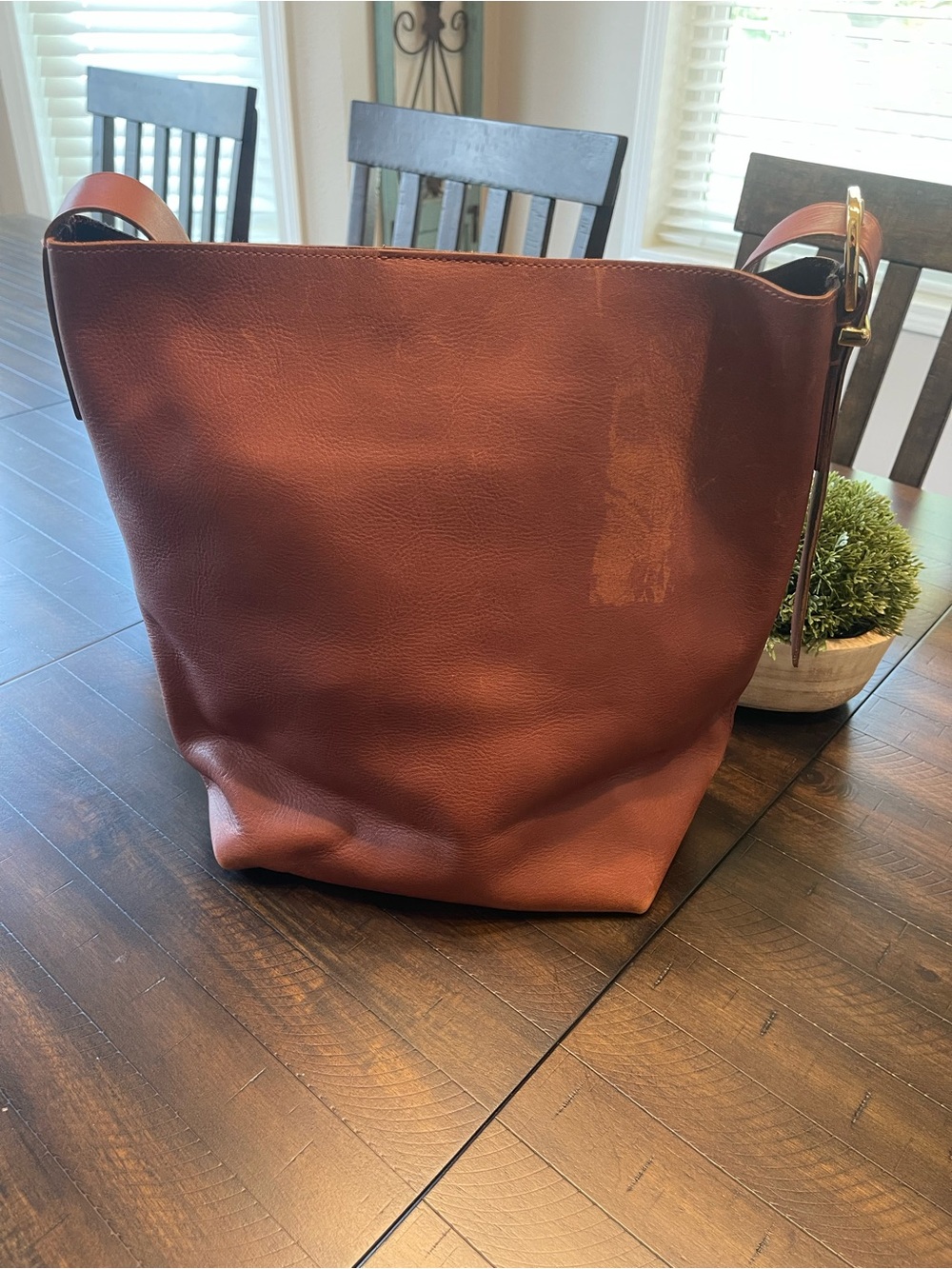 Madewell Leather Essential Tote in Chestnut Brown - Picture 3 of 12